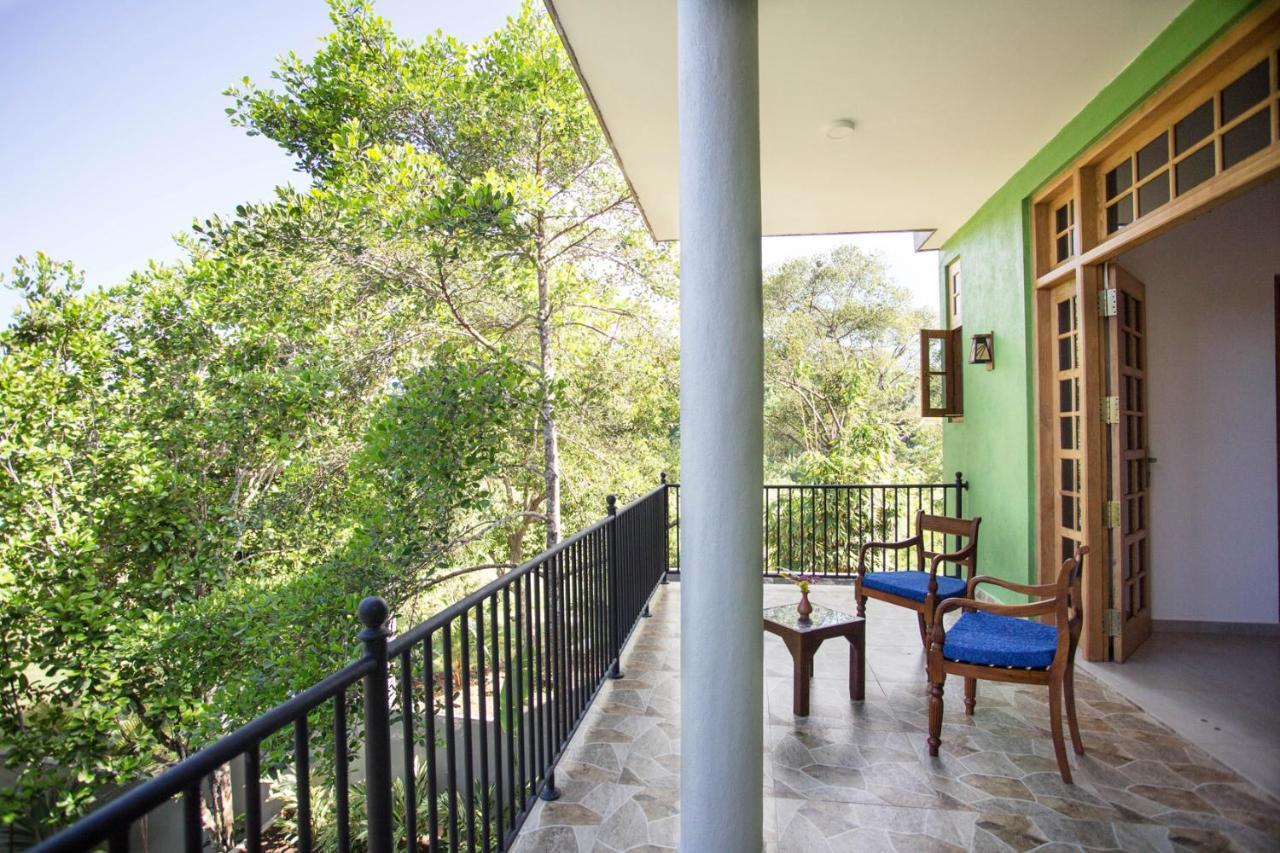 Barefoot Bungalow Hikka Hikkaduwa Exterior photo