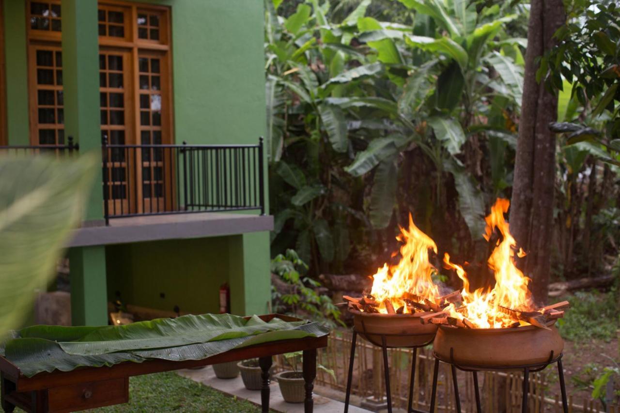 Barefoot Bungalow Hikka Hikkaduwa Exterior photo