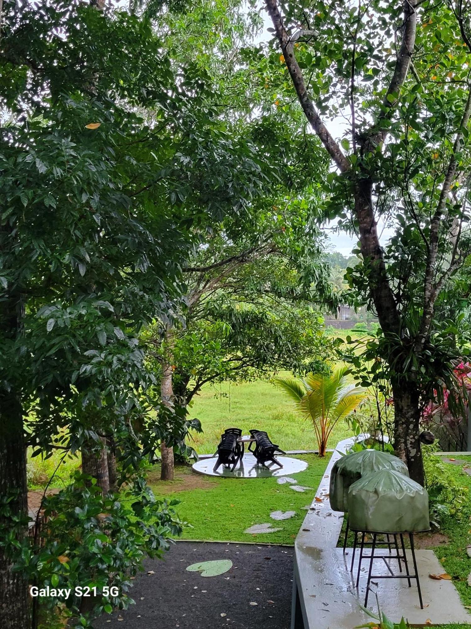 Barefoot Bungalow Hikka Hikkaduwa Exterior photo